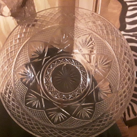 Pressed Glass Salad Bowl...Serving Bowl. - Picture 1 of 2